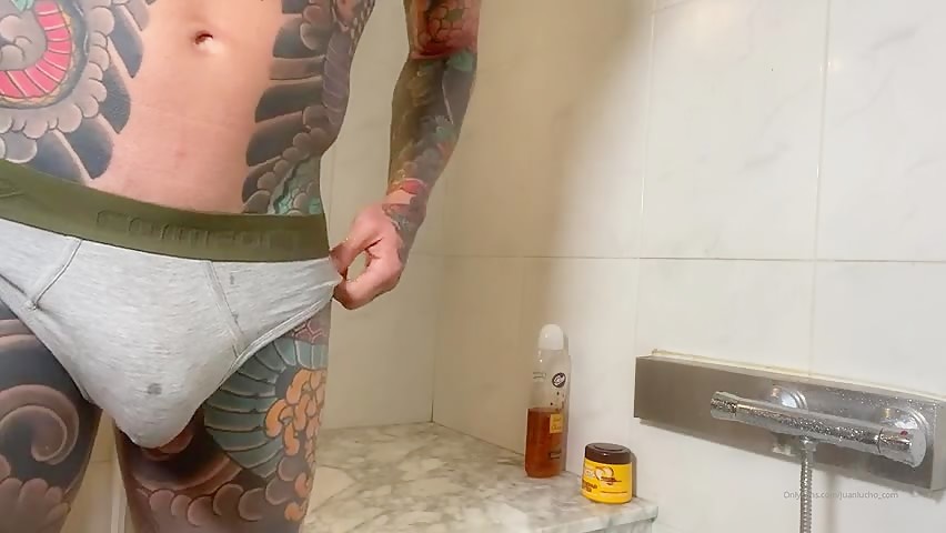 Juan Lucho - Having a shower and jerking off