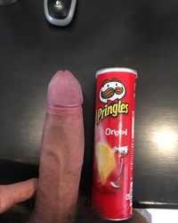 Huge cock compared to pringles can