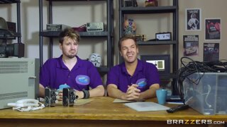 DANNY D CAN YOU TWATS BELEIVE THE SIZE OF MY FUCKIN SUPER MUCLEBOUND HORSEPRICK