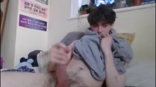 Sexy Twink wanks big dick