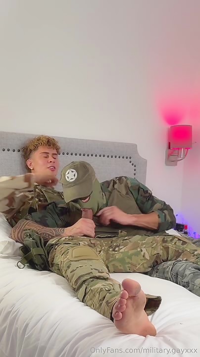 Rouxxl vs Militarygay