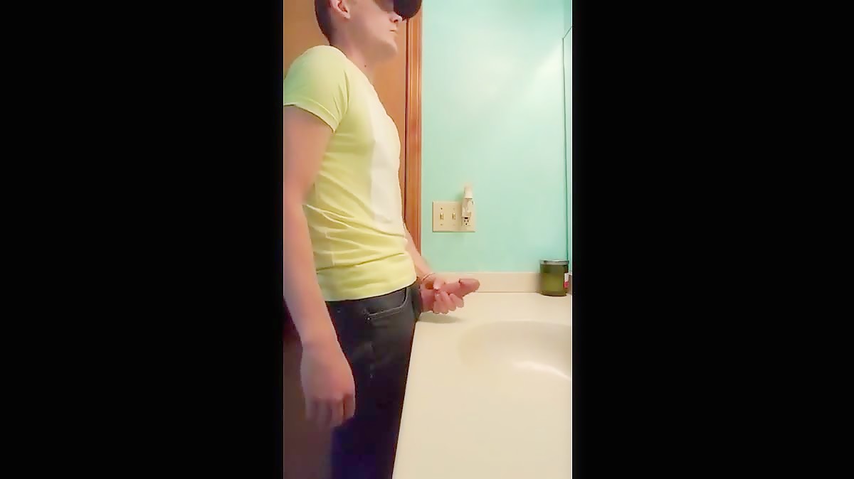 Big-Cock Latin Hunk Jerks Off in Bathroom