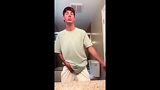 EXAGGERATED TWINKS !