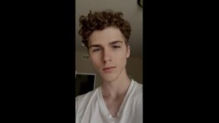 Cute long cock Xander Jones in a short vid